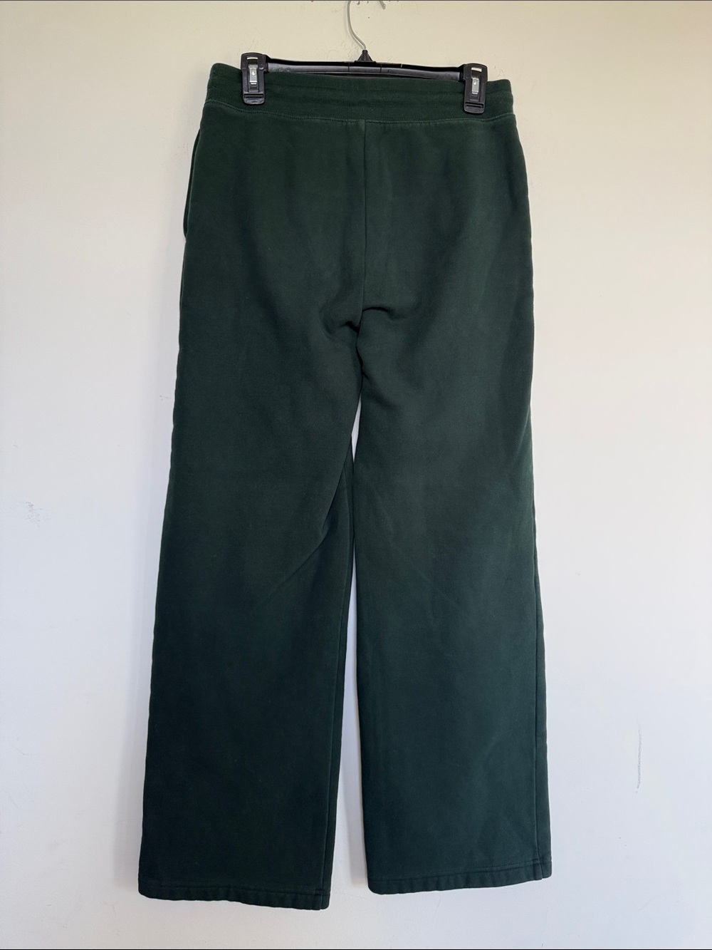 Aritzia Women’s Dark Green Drawstring Sweatpants - Picture 5 of 10